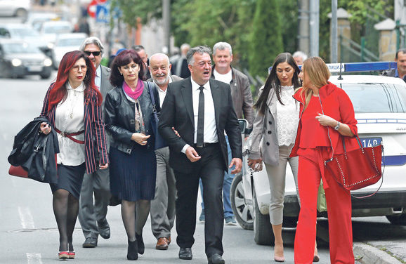 <span class="entry-title-primary">Ceca, Jutka i fudbaleri</span> <span class="entry-subtitle">Dnevnik u danima kada su VIP žurke razmnožile koronu</span>