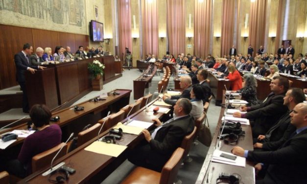 Besmislenost pokrajinskih izbora: Vojvodina služi samo za uhlebljenje stranaka na vlasti