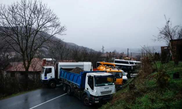 Barikade u kosovskoj noći