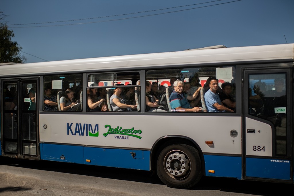 Polazi autobus (Foto: Janoš Bedei, Telex)