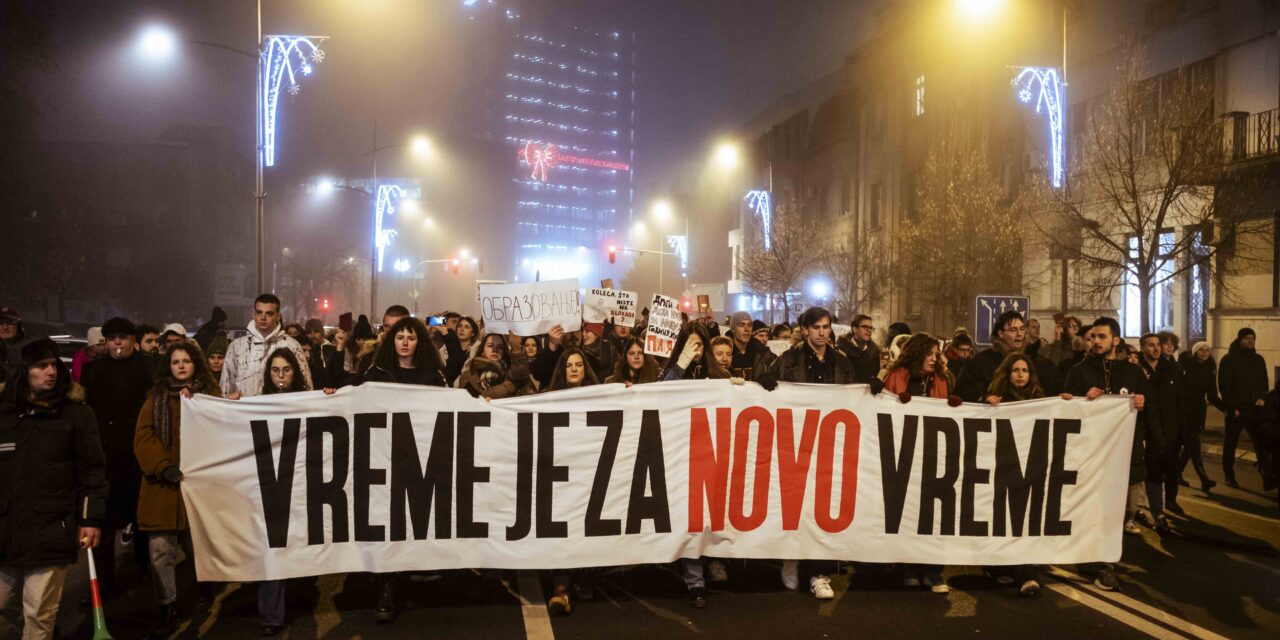 Studenti i građani ispratili staru godinu u buci i tišini