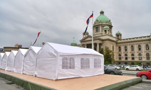 Kampovanje kod parlamenta