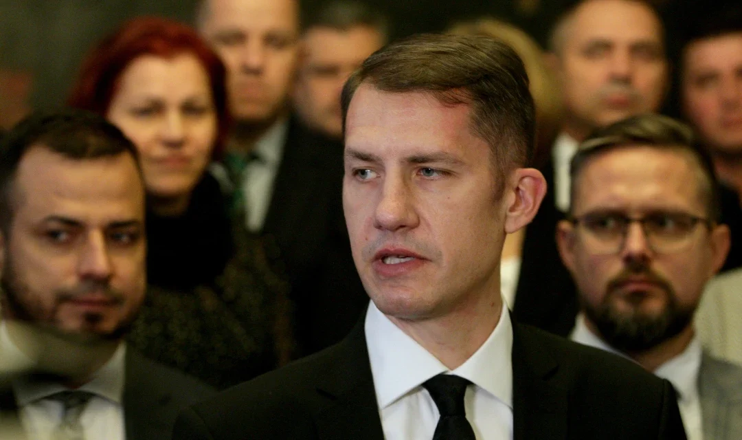 Pastor kaže da je Šešelj bezubi lav, tačnije bezubi zamorac