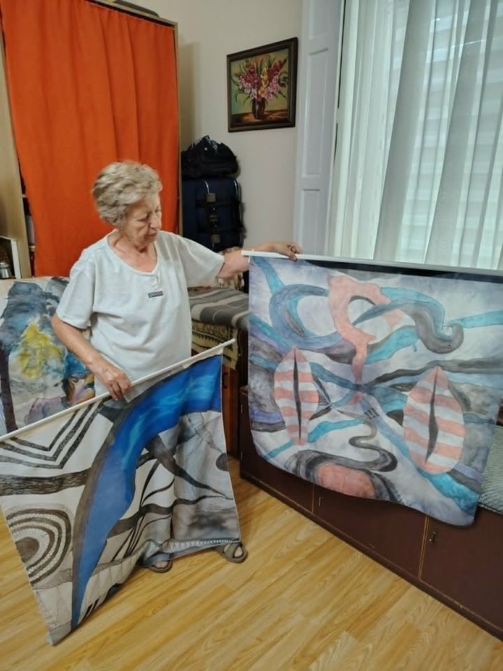 Iren i njena dela na tekstilu (Foto: privatna arhiva)