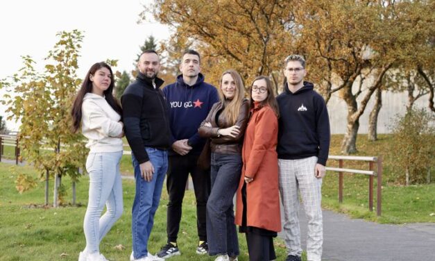 Srbi na Islandu protestuju: Nije u redu lišiti ljude prava na glasanje!